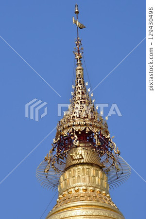 緬甸曼德勒固都陶佛塔，由中央佛塔和 729 座小佛塔組成 129430498