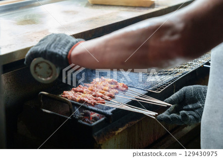 冒著香氣的炭火烤串 129430975