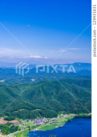 木崎湖和小熊山的自然風光 木崎湖和小熊山的自然風光 129431631