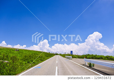 Riding the summer Venus Line at Kirigamine Plateau Riding the summer Venus Line at Kirigamine Plateau 129431672