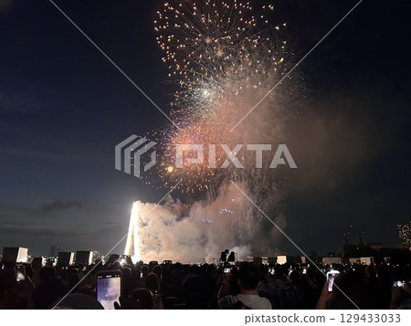 The 50th Edogawa Fireworks Festival will be held on August 2, 2025. Thick, multi-layered fireworks will be produced by Kagiya, the head fireworks company. 129433033