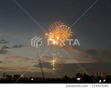 The 50th Edogawa Fireworks Festival will be held on August 2, 2025. Thick, multi-layered fireworks will be produced by Kagiya, the head fireworks company. 129433096