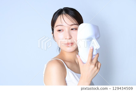 帶面具的女人美女形象 129434509