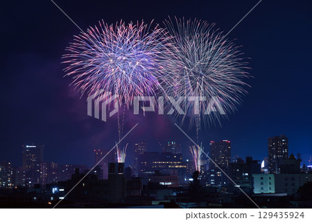 Toyohira River Firework Display Toyohira River Firework Display 129435924