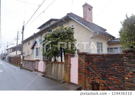 Ikedacho Western-style residential area Temple Double House (Omihachiman City, Shiga Prefecture) 129436310
