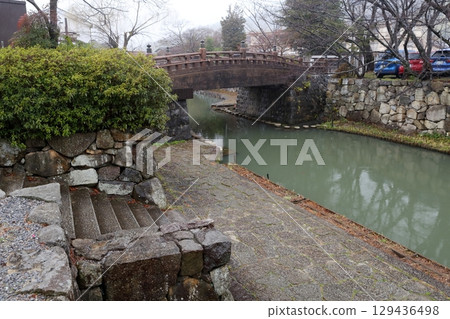 Hakuun Bridge, Hachimanbori Canal Tour (Omihachiman City, Shiga Prefecture) Hakuun Bridge, Hachimanbori Canal Tour (Omihachiman City, Shiga Prefecture) 129436498