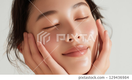 年輕女性的美麗形象 129436984