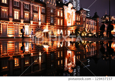 夜晚的東京車站，水鏡 129437157