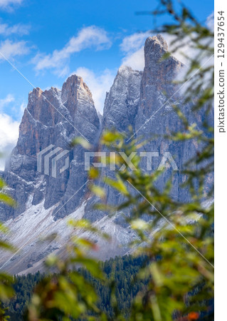 Geisler or Odle Dolomites mountain peaks, Italy Geisler or Odle Dolomites mountain peaks, Italy 129437654