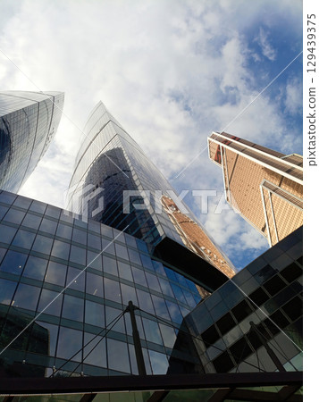 modern skyscrapers in the financial district 129439375