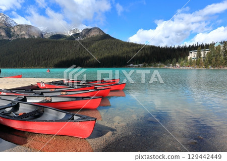 Lake Louise of Banff National Park 129442449