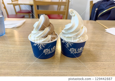 Soft serve ice cream (Hokkaido, July) 129442887