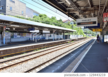 京急久里濱線新大津月台 129443219