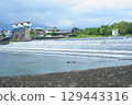 Gentle water flowing over a dam on the Kinokawa River in Wakayama Prefecture 129443316