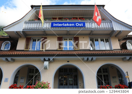 因特拉肯東站大樓 129443804