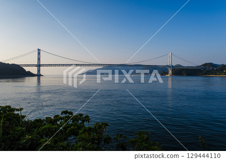 The scenery seen from a Class 2 moped on the Shimanami Kaido 129444110
