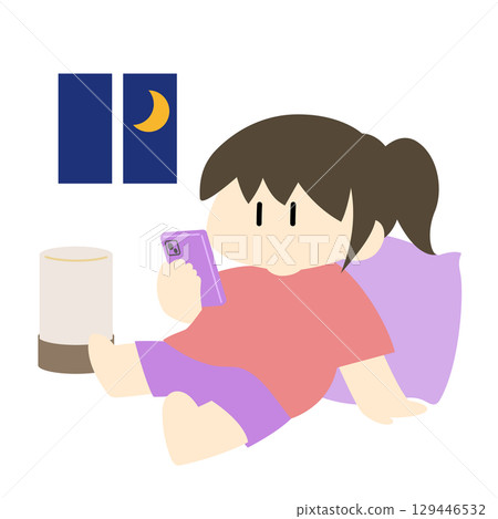一位女士正在放鬆地看著她的智慧型手機 129446532