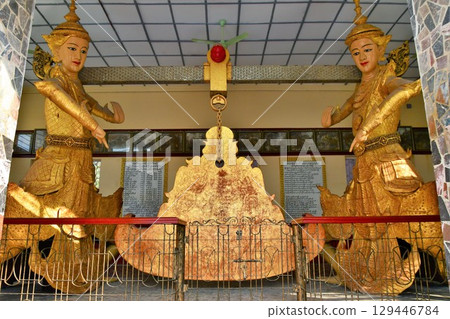 緬甸曼德勒馬哈木尼塔，佛像手持鈴鐺 129446784