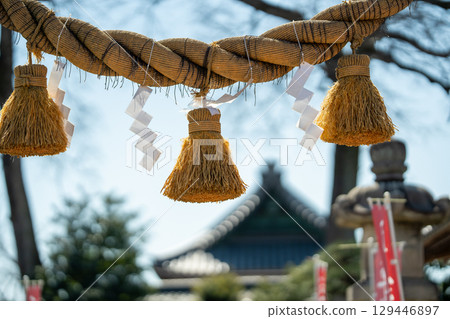 Shimenawa at the shrine at Ryukoji Temple during the Kanbe Reclining Buddha Festival in Suzuka City, Mie Prefecture 129446897