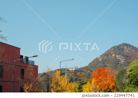 Bukaksan Mountain autumn scenery in Seoul, Korea 129447741