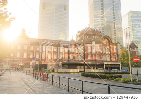 清晨東京站 清晨東京站 129447910