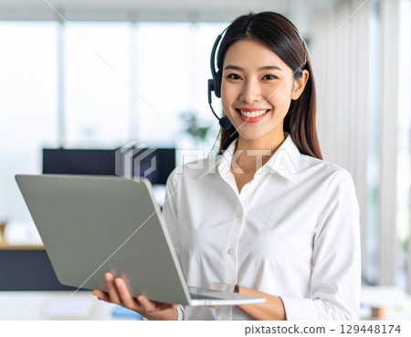 有在線會議的婦女 129448174