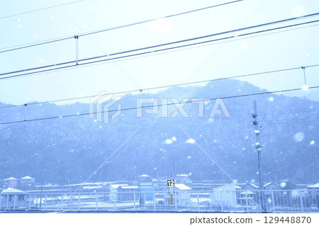 Snow and Mountains 129448870