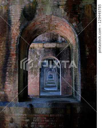 Suirokaku is a brick arched aqueduct built to transport water from Lake Biwa to Kyoto city. 129449785