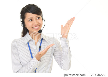 一個微笑的操作員 一個微笑的操作員 129450222