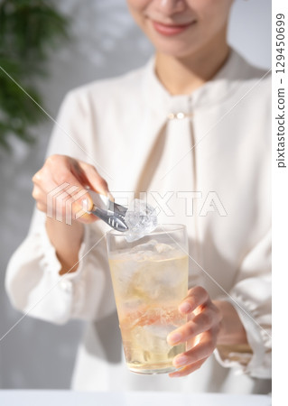 製作高球的女人 129450699