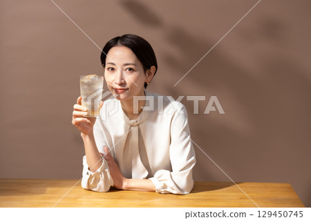 Highball Chuhai Women Highball Chuhai Women 129450745
