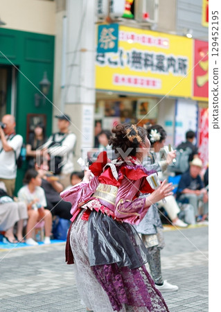 Yosakoi dancing in Obiyamachi Yosakoi Yosakoi dancing in Obiyamachi Yosakoi 129452195