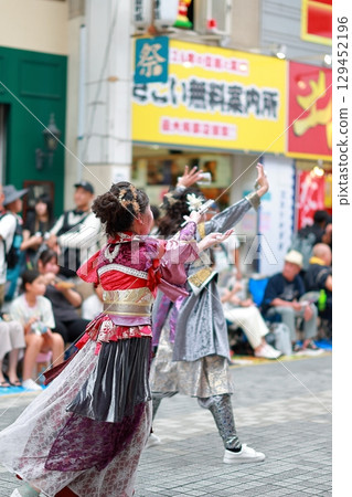 Yosakoi dancing in Obiyamachi Yosakoi Yosakoi dancing in Obiyamachi Yosakoi 129452196
