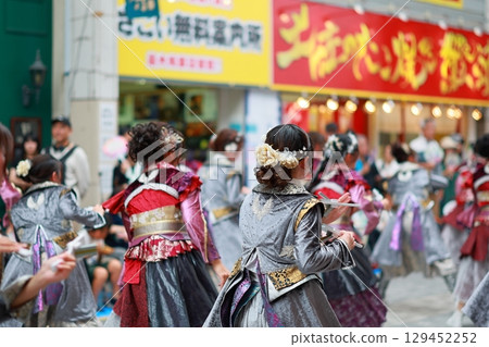 Yosakoi dancing in Obiyamachi Yosakoi Yosakoi dancing in Obiyamachi Yosakoi 129452252