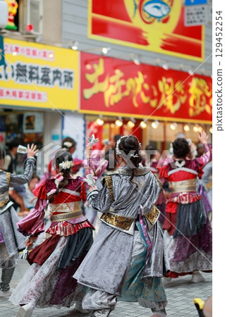 Yosakoi dancing in Obiyamachi Yosakoi Yosakoi dancing in Obiyamachi Yosakoi 129452254