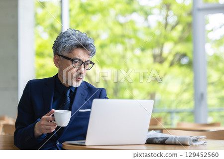 商務人士 129452560