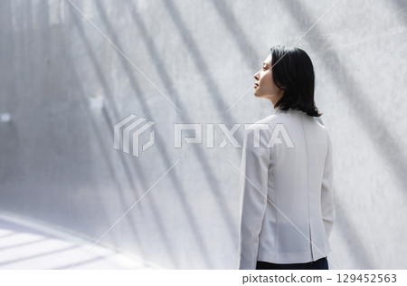 Business woman 129452563