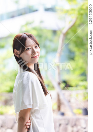 young woman young woman 129453060