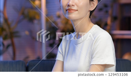 睡前的女人 睡前的女人 129453106