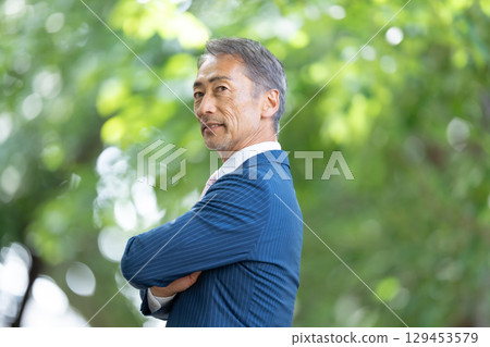 商人肖像新鮮綠色 129453579