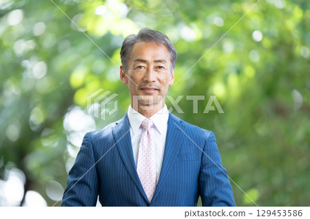 商人肖像新鮮綠色 129453586