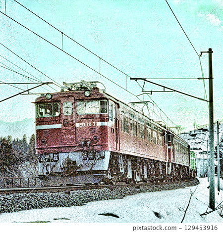 Electric locomotive on the Ou Main Line Electric locomotive on the Ou Main Line 129453916