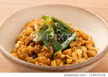 韭菜豆芽配擔擔味噌醬 129455126