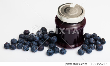 Bblueberry jam and fresh blueberries Bblueberry jam and fresh blueberries 129455716