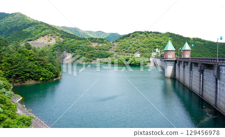 福岡縣春谷區篠栗町鳴淵水壩 福岡縣春谷區篠栗町鳴淵水壩 129456978