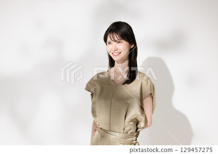 Beautiful woman, skin care, beauty 129457275