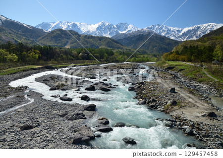 View of the Hakuba Sanzan mountains from Hakuba Bridge [Hakuba Village, Kitaazumi District, Nagano Prefecture] 129457458
