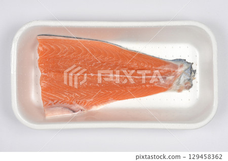 Raw salmon fillet Raw salmon fillet 129458362