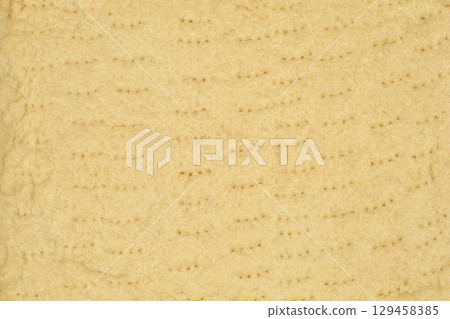 Partially baked pie crust 129458385