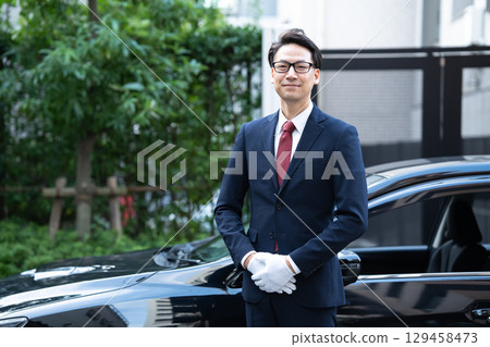 Driver white gloves Driver white gloves 129458473